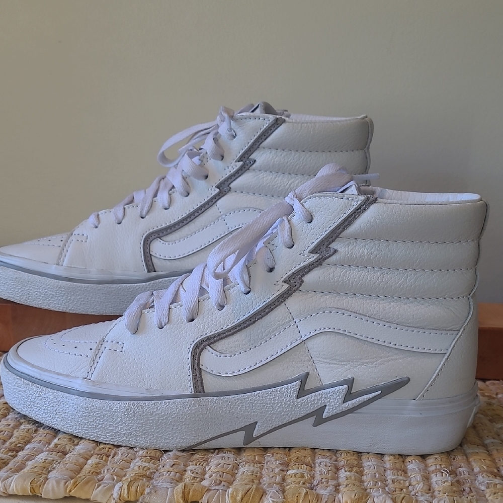 Vans Skate Hi Bolt White Sneaker Like New Condition Unisex M8/W9.5